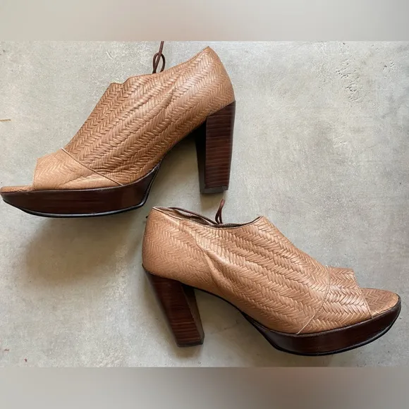 🆕 John Fluevog Summertime Ashbury Shoes