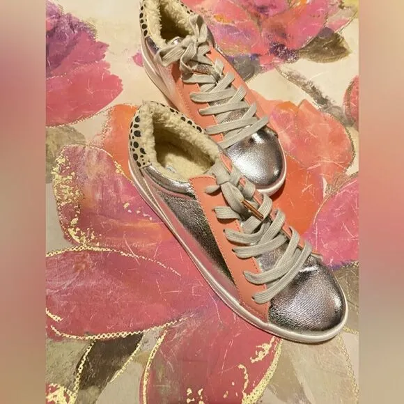 🛍️ Women’s  Natural Breeze Dale  Silver Metallic fashion Sneaker Size: 8 1/2💥