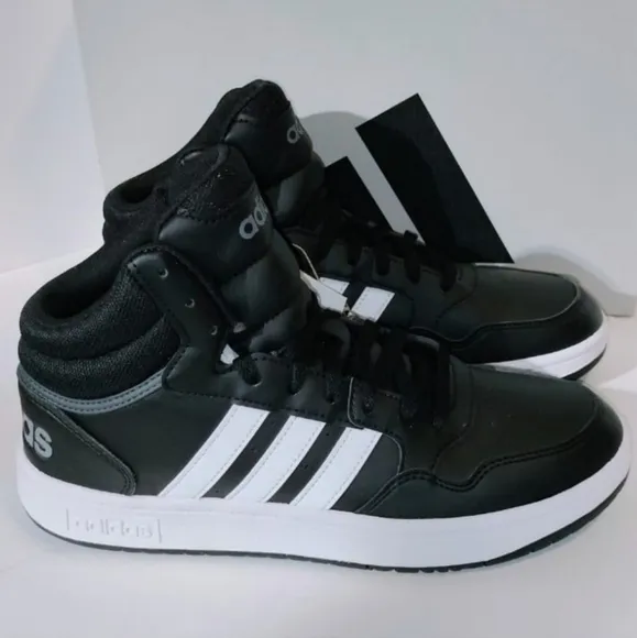 Adidas Hoops 3.0 Mid Men's Sneakers Size 8.5 New with box.