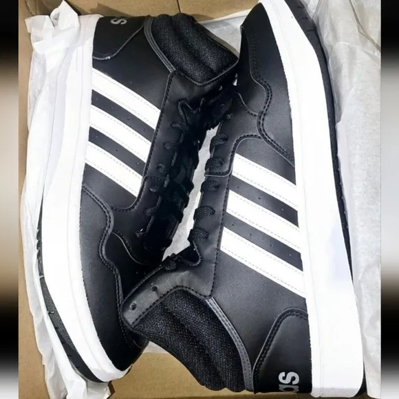 Adidas Hoops 3.0 Mid Men's Sneakers Size 8.5 New with box.