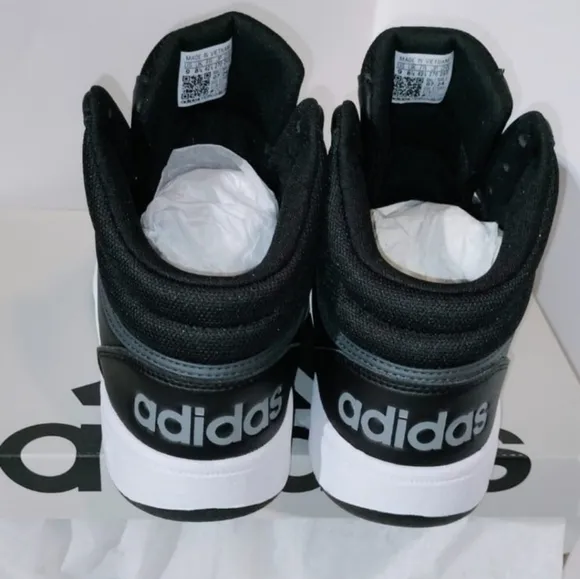 Adidas Hoops 3.0 Mid Men's Sneakers Size 8.5 New with box.