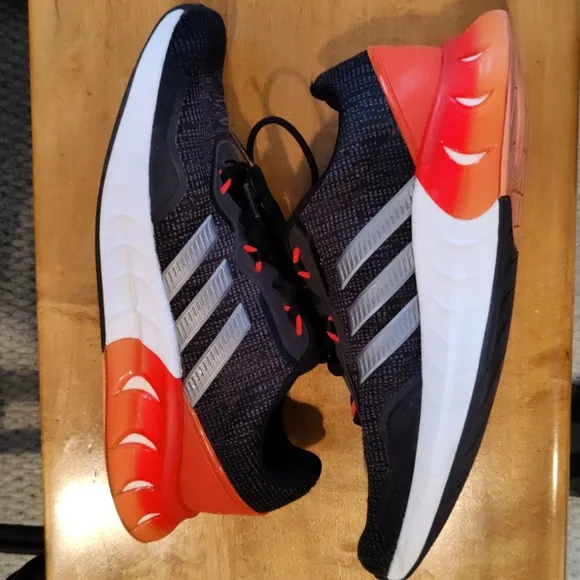 Adidas Kaptir Super Trail running shoes black orange white and gray size 9