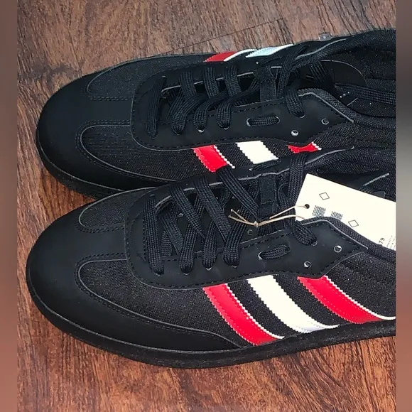 Adidas Men's Black and Red Sneakers