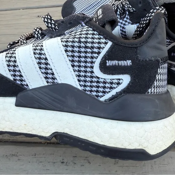 Adidas Nite Jogger in black and white shoes size 8