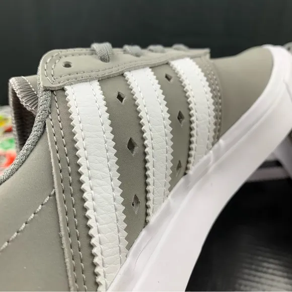 Adidas Seeley Premiere Sneakers 5Y / 6.5 Women's