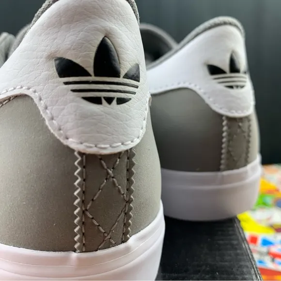 Adidas Seeley Premiere Sneakers 5Y / 6.5 Women's