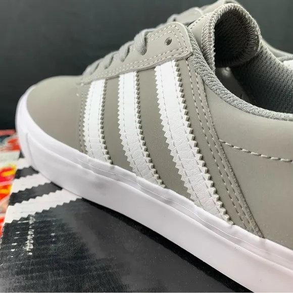 Adidas Seeley Premiere Sneakers 5Y / 6.5 Women's