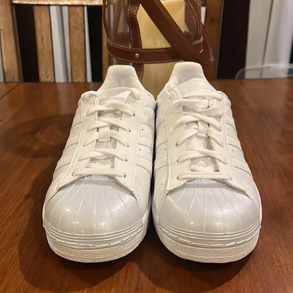 Adidas Superstar Glossy Toe Shoes Sneakers New BB0683 Womens Size 8