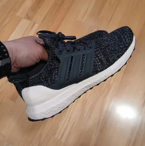 Adidas UltraBoost 4.0 Comfort/Lifestyle Athletic Shoes Size 8.5 for Women