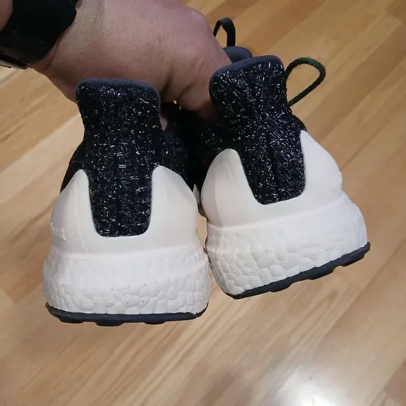 Adidas UltraBoost 4.0 Comfort/Lifestyle Athletic Shoes Size 8.5 for Women