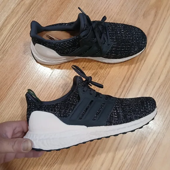 Adidas UltraBoost 4.0 Comfort/Lifestyle Athletic Shoes Size 8.5 for Women