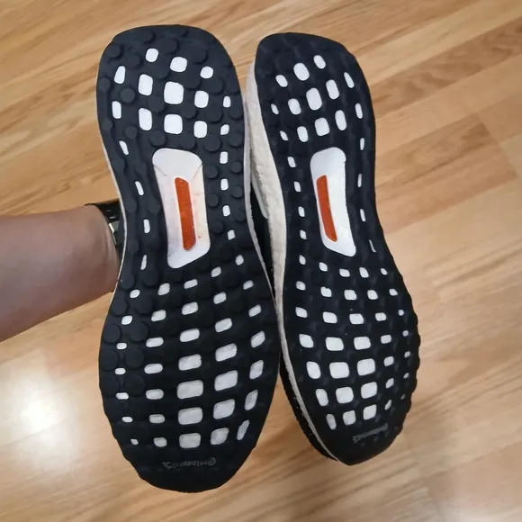 Adidas UltraBoost 4.0 Comfort/Lifestyle Athletic Shoes Size 8.5 for Women