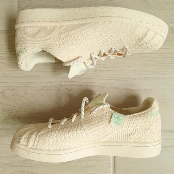 adidas x Pharrell Williams Superstar Primeknit cream shell toe sneakers Size 8