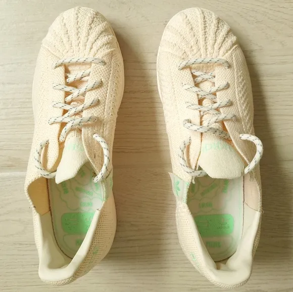 adidas x Pharrell Williams Superstar Primeknit cream shell toe sneakers Size 8