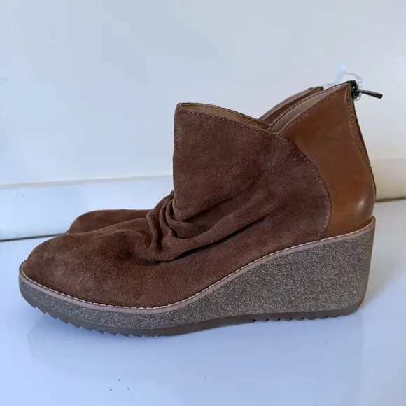 Aetrex Kara Ankle Wedge Boot Suede Leather Booties  | 40 EU (9-9.5  Brown New
