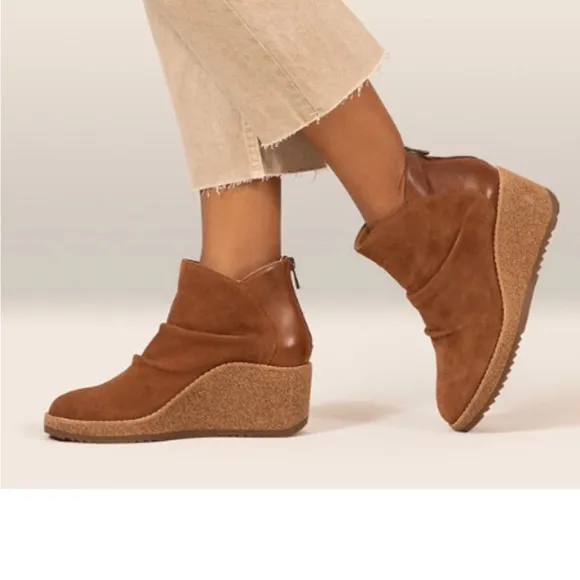 Aetrex Kara Ankle Wedge Boot Suede Leather Booties  | 40 EU (9-9.5  Brown New
