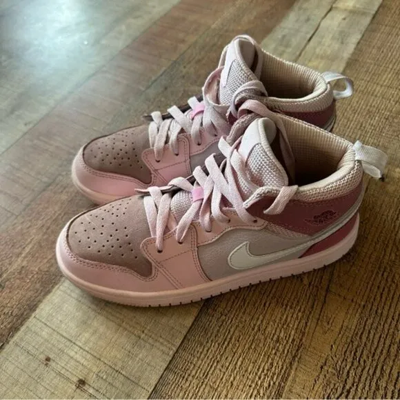 Air Jordan 1 Mid Digital Pink Size 4Y CW5379-600
