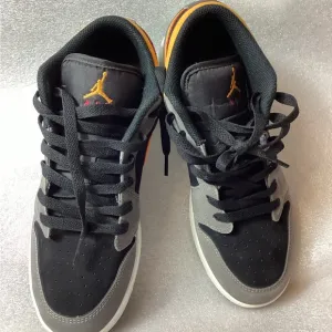 Air Jordan nike’s boy’s Black and Gray Sneakers