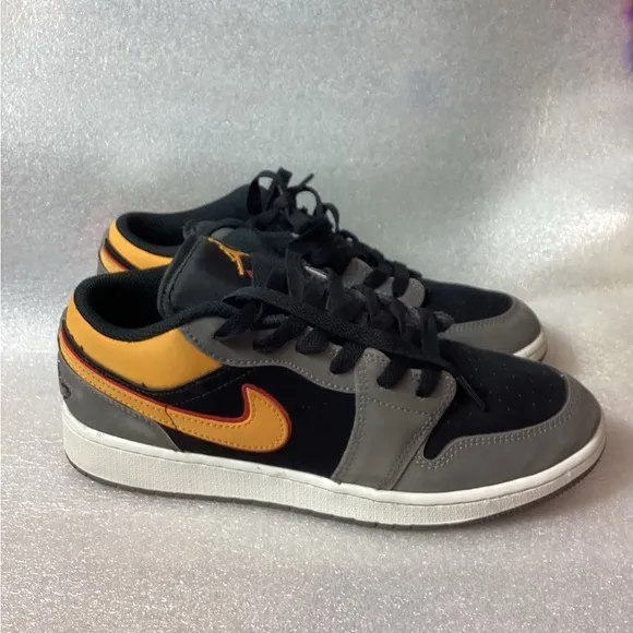 Air Jordan nike’s boy’s Black and Gray Sneakers