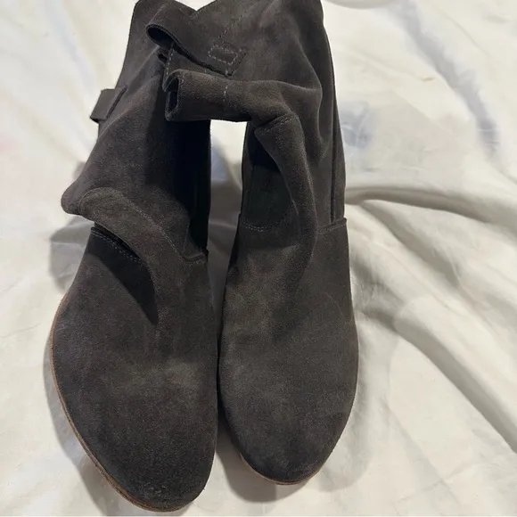 ALBERTO FERMANI Italy CHIARA Ankle Boot Suede Leather size 41 reg $495