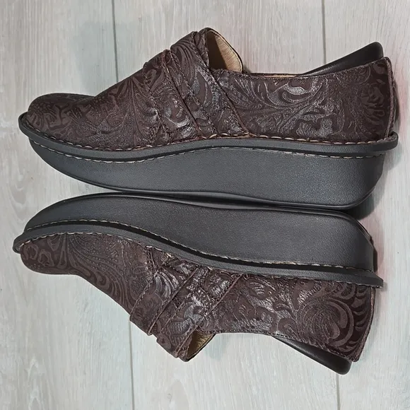 Alegria Women ALL-433 Brown Embossed Leather Slip-On Shoes Clog Sz 37/7-7.5