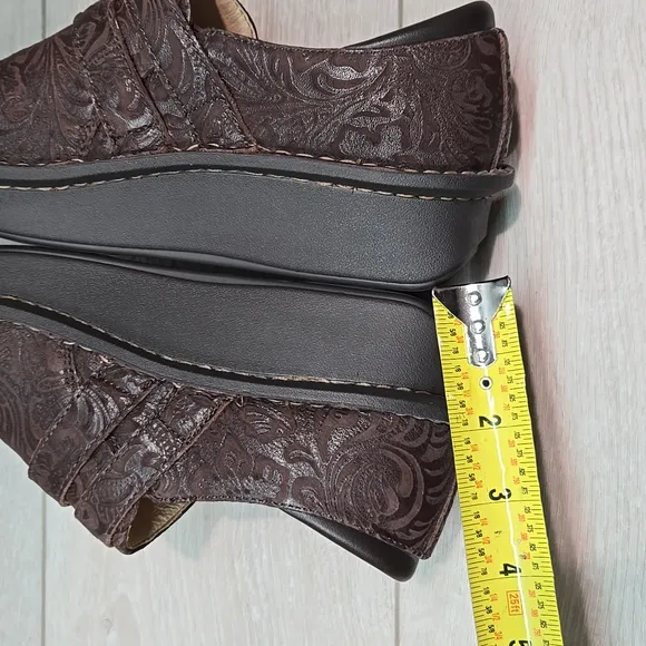 Alegria Women ALL-433 Brown Embossed Leather Slip-On Shoes Clog Sz 37/7-7.5