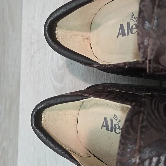 Alegria Women ALL-433 Brown Embossed Leather Slip-On Shoes Clog Sz 37/7-7.5