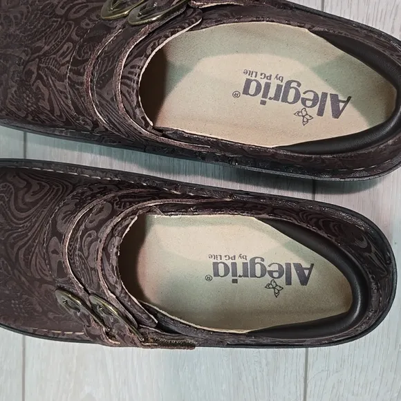 Alegria Women ALL-433 Brown Embossed Leather Slip-On Shoes Clog Sz 37/7-7.5