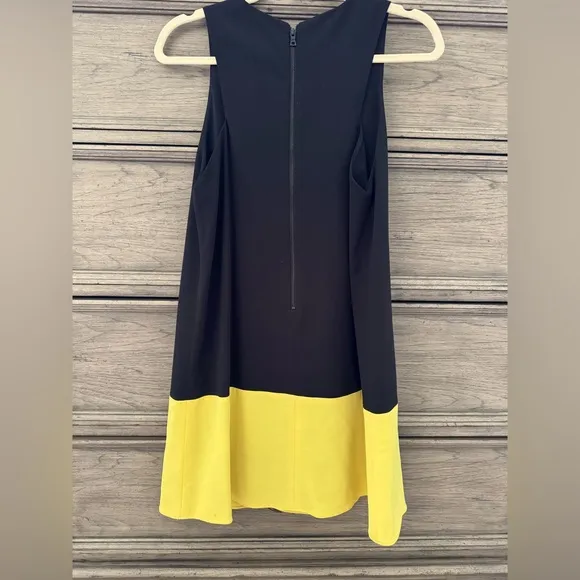 Alice   Olivia Dorma Dress Black Lemon Yellow Sleeveless Sheath Mini LBD