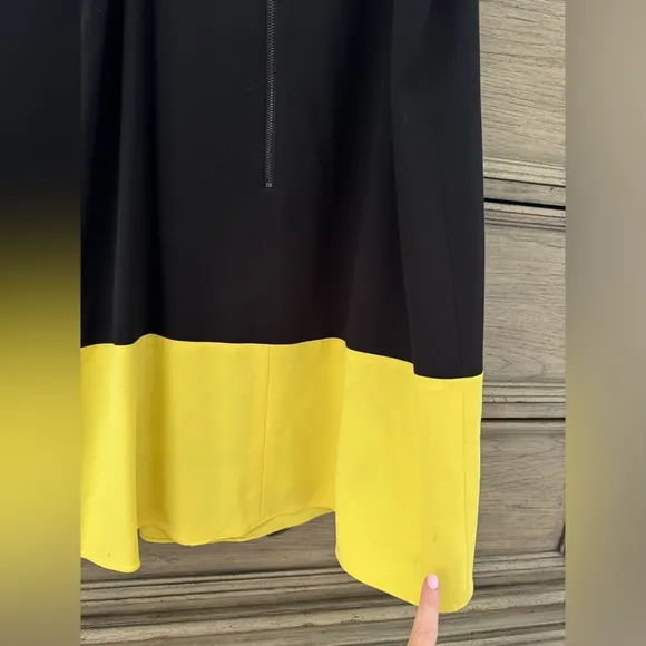 Alice   Olivia Dorma Dress Black Lemon Yellow Sleeveless Sheath Mini LBD