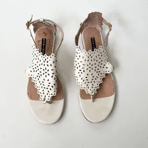 Alice   Olivia Laser Cut Sandals Dressy White Floral Flats Size 40 / 9.5 women
