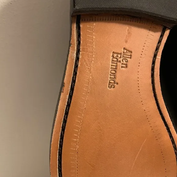 Allen Edmonds Vernon black leather. Size 9D new in original box
