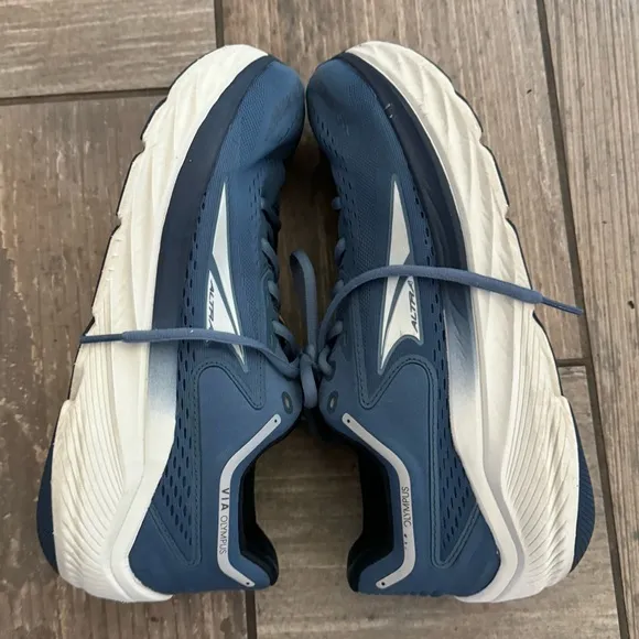Altra Men's Via Olympus Running shoes size 10.5