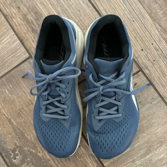 Altra Men's Via Olympus Running shoes size 10.5