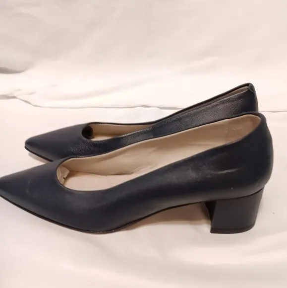 Amalfi by Rangoni Women’s Shoes Navy Blue Pointed Toes Block Heels Size 4.5