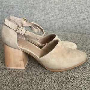 Anthropologie Meredith Block Heel Suede Shoes Size 7.5