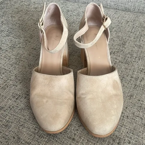 Anthropologie Meredith Block Heel Suede Shoes Size 7.5