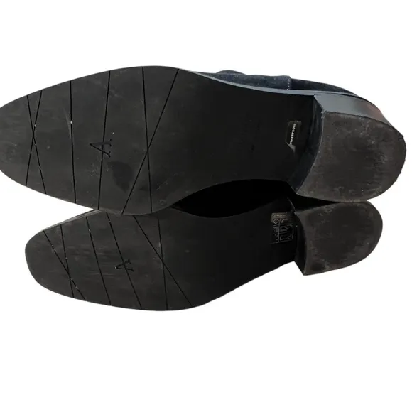 Aquatalia Black Ankle Booties Waterproof Suede with Stacked Heel  Size 6M