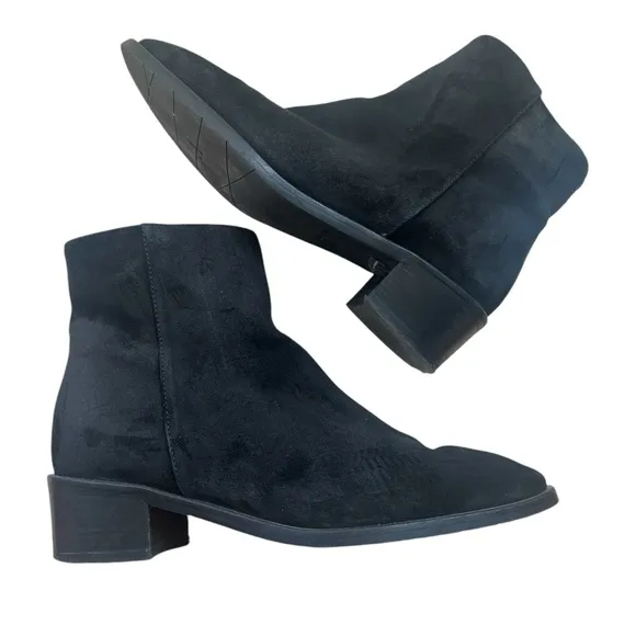 Aquatalia Black Ankle Booties Waterproof Suede with Stacked Heel  Size 6M
