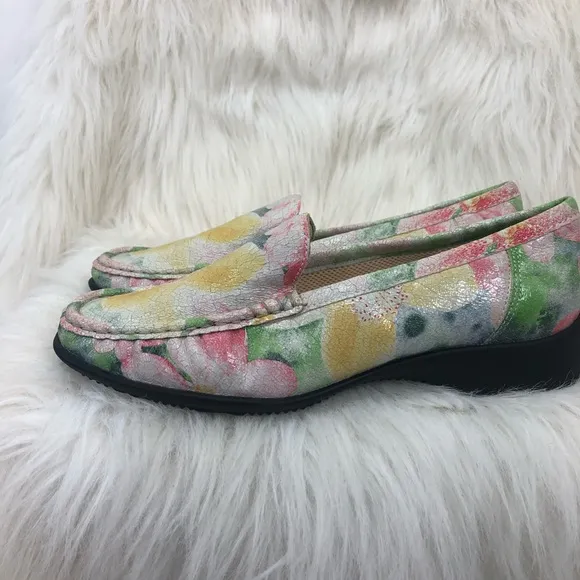 Ara mokassins floral leather shoes. Size 6