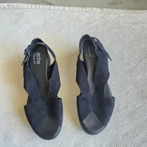 Arche Women's Black Sandals