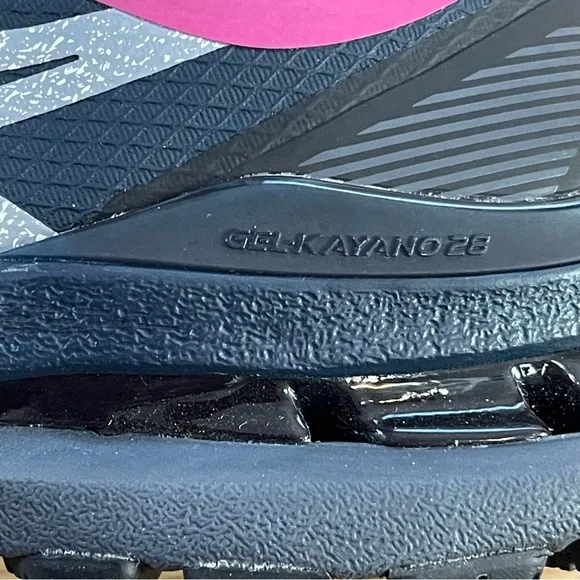 👟👟👟Asics Gel Kayano 28 Shoes Women 9 Pink black Navy. Quick laces.