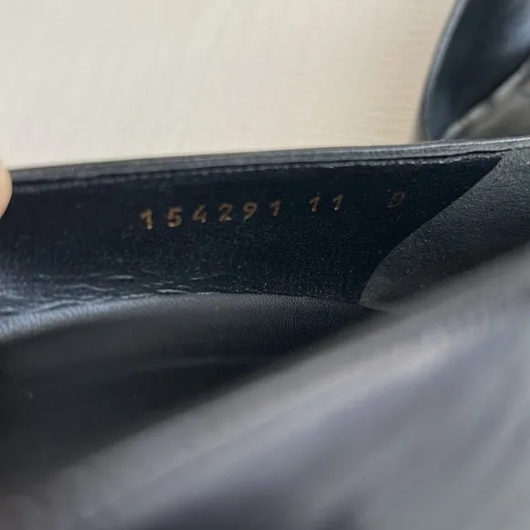 Authentic Gucci pointed toe Black Leather Women's Heels