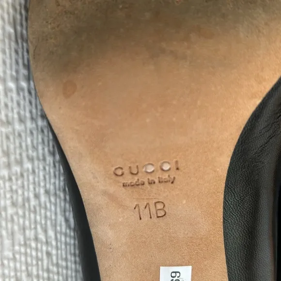 Authentic Gucci pointed toe Black Leather Women's Heels