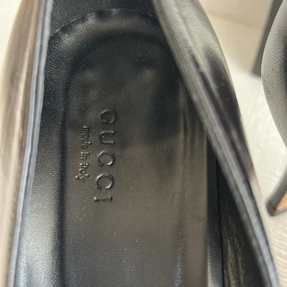 Authentic Gucci pointed toe Black Leather Women's Heels