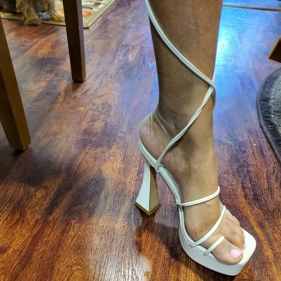 Azalea Wang woman's white leather strappy open toe platform heel shoe si…