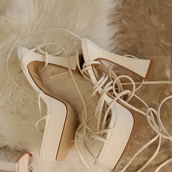 Azalea Wang woman's white leather strappy open toe platform heel shoe si…