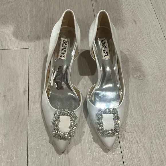 Badgley Mischa White Women's Shoe with Embellished Buckle