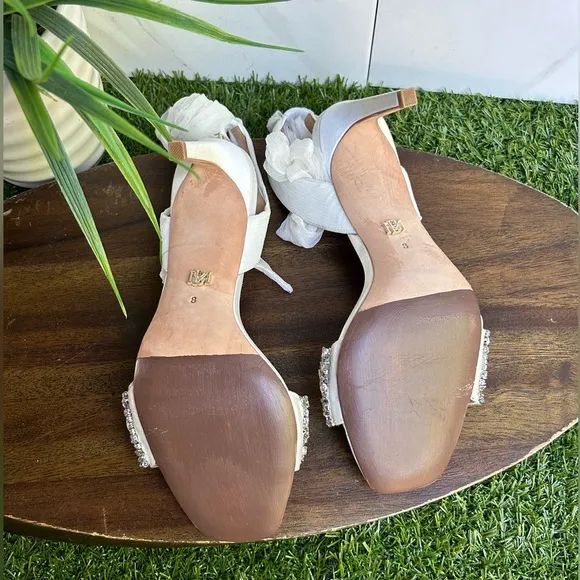 Badgley Mischka Bobbie heeled white Sandals size 8