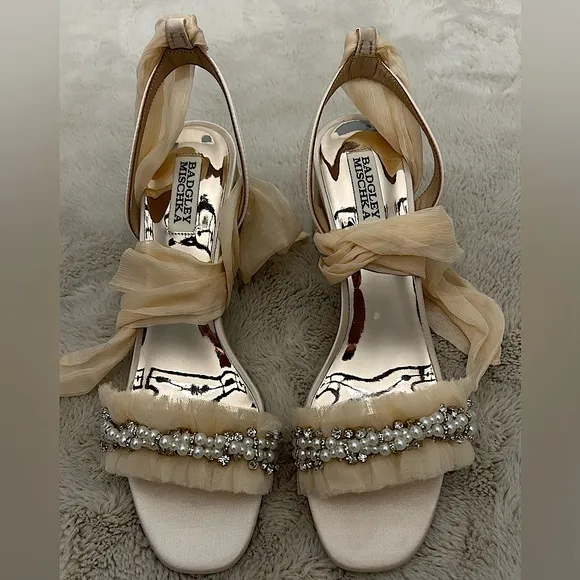 Badgley Mischka Tana Heels Womens Ankle Strap Bridal Sandals 9 LNWOT